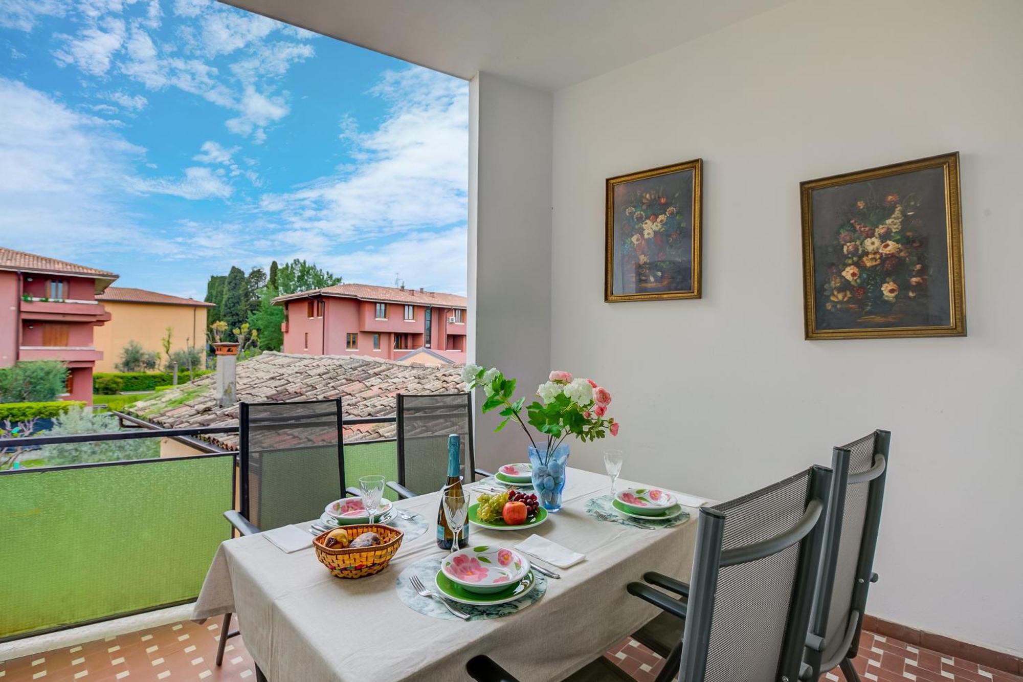 Casa Milly - Happy Rentals Desenzano del Garda Bagian luar foto
